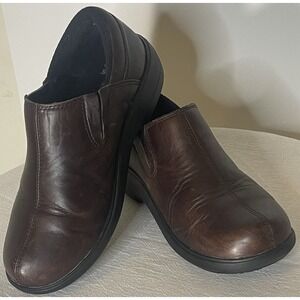 Crocs Women's Brown Leather Work Shoes‎ Size 7-Gently Used, Great Condition